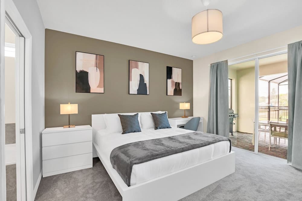 Azure Escape Manor - Image 19