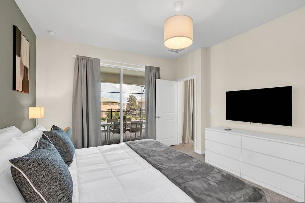 Azure Escape Manor - Image 20