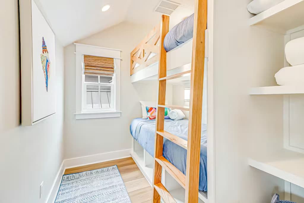 Beachin' Bungalow - Image 20