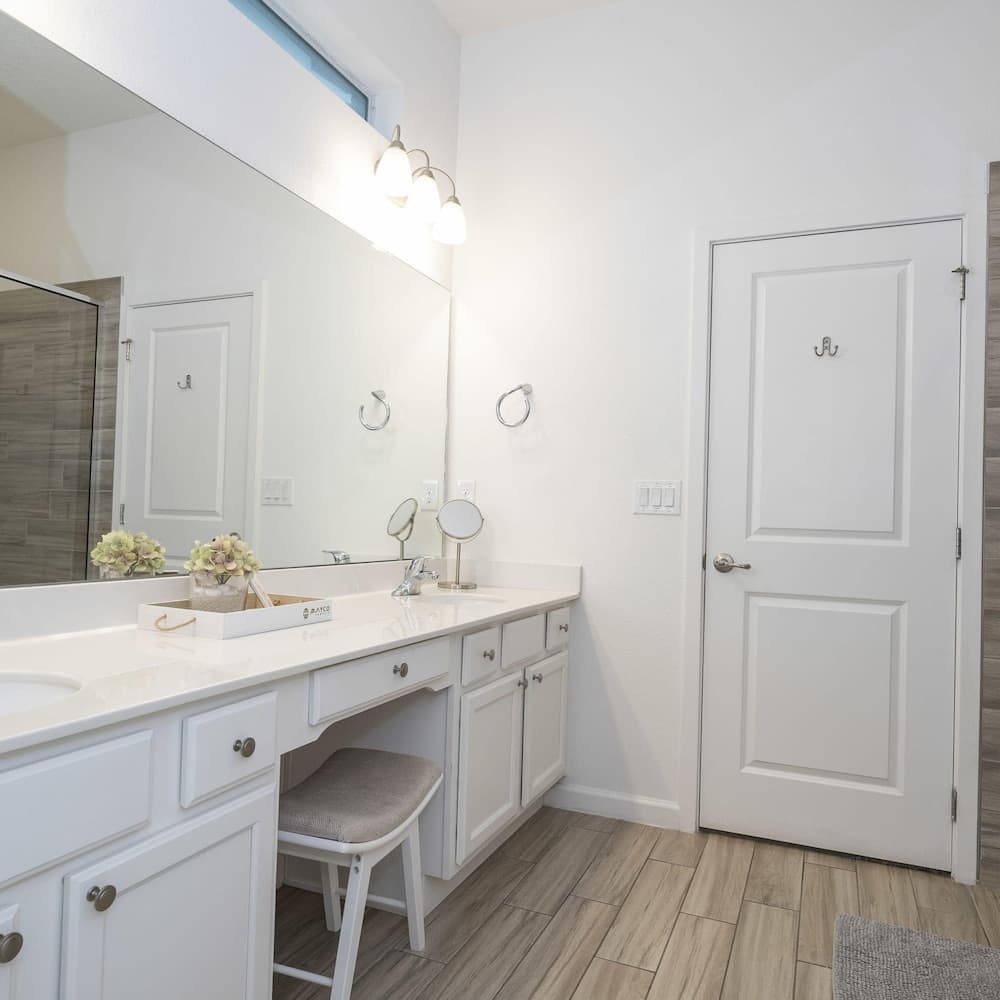 Bella Broad - Image 24