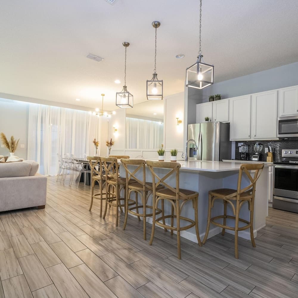 Bella Broad - Image 5