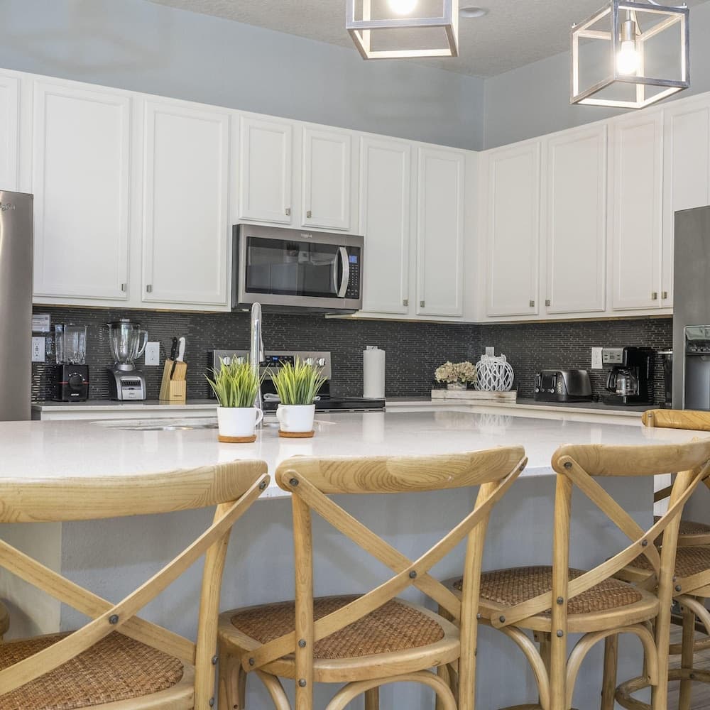 Bella Broad - Image 12