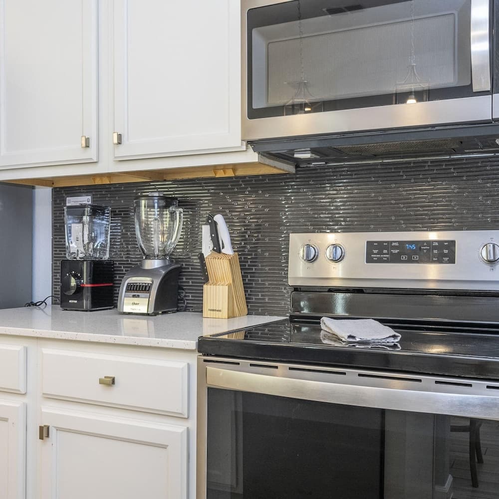 Bella Broad - Image 14