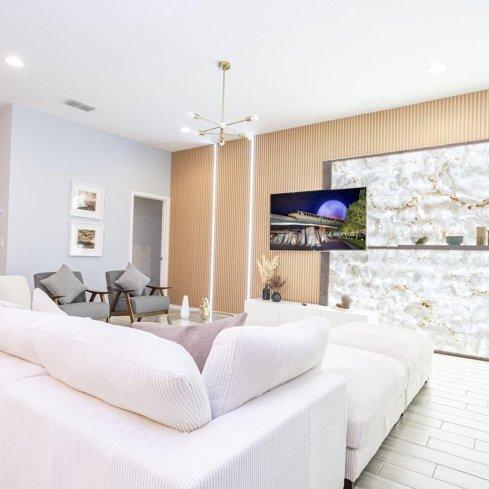 Bella Broad - Image 5