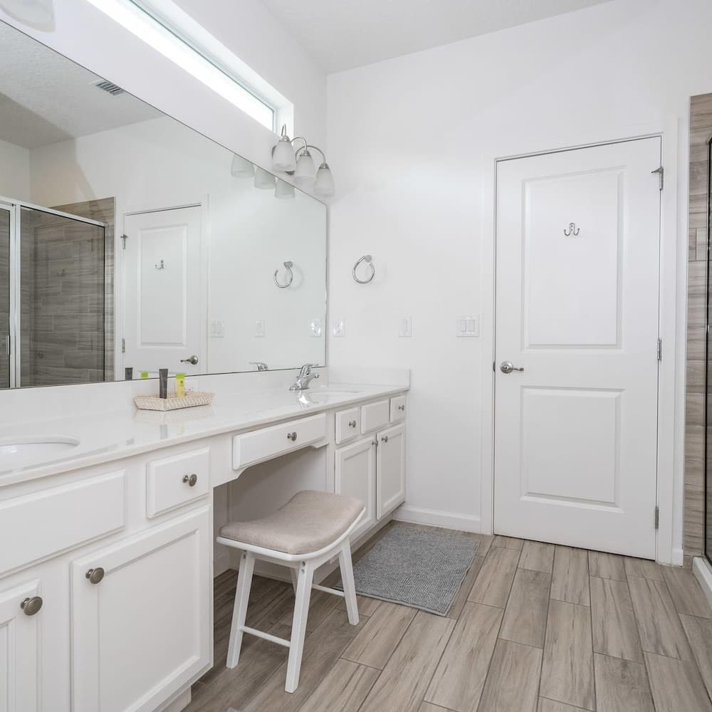 Bella Broad - Image 51