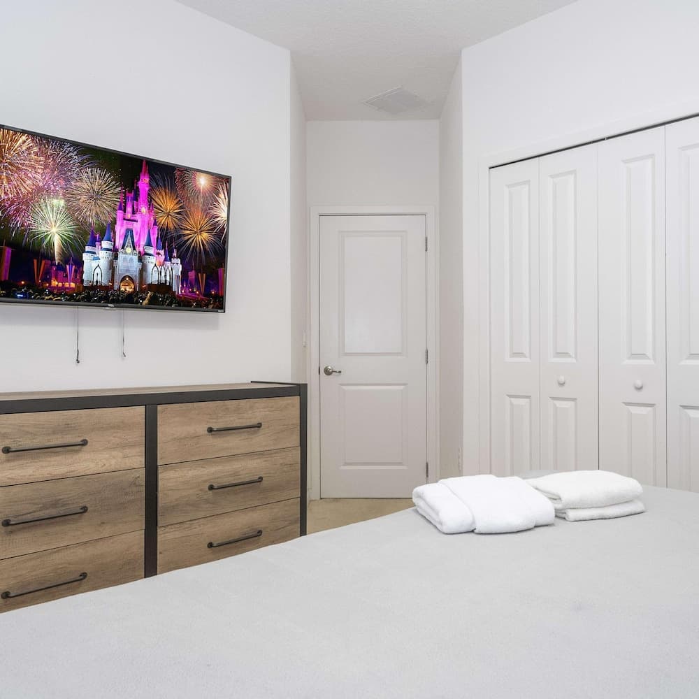 Bella Broad - Image 82