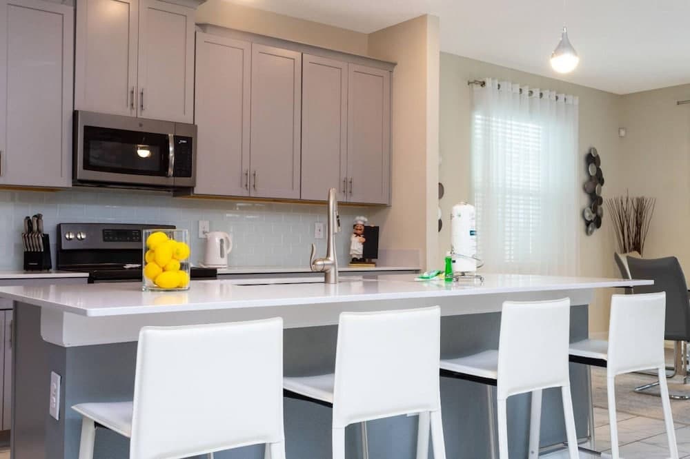 Gentry Way - Image 16