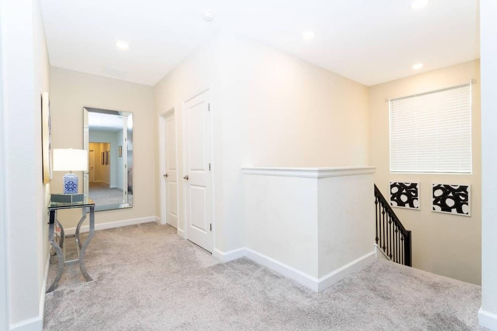 Gentry Way - Image 32