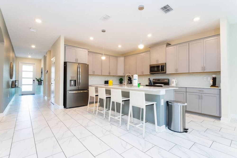 Gentry Way - Image 4