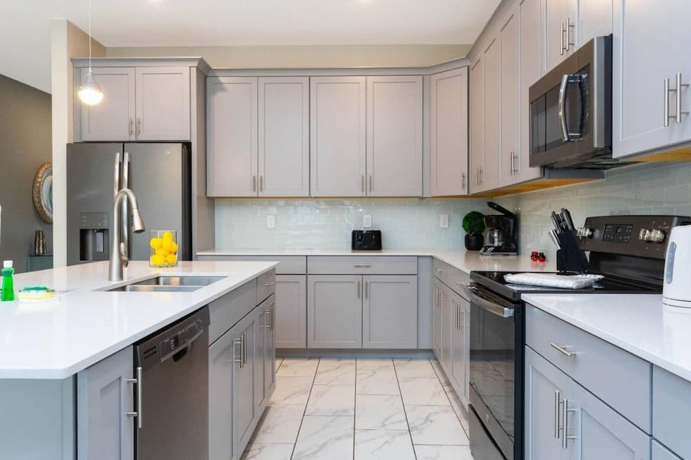 Gentry Way - Image 13