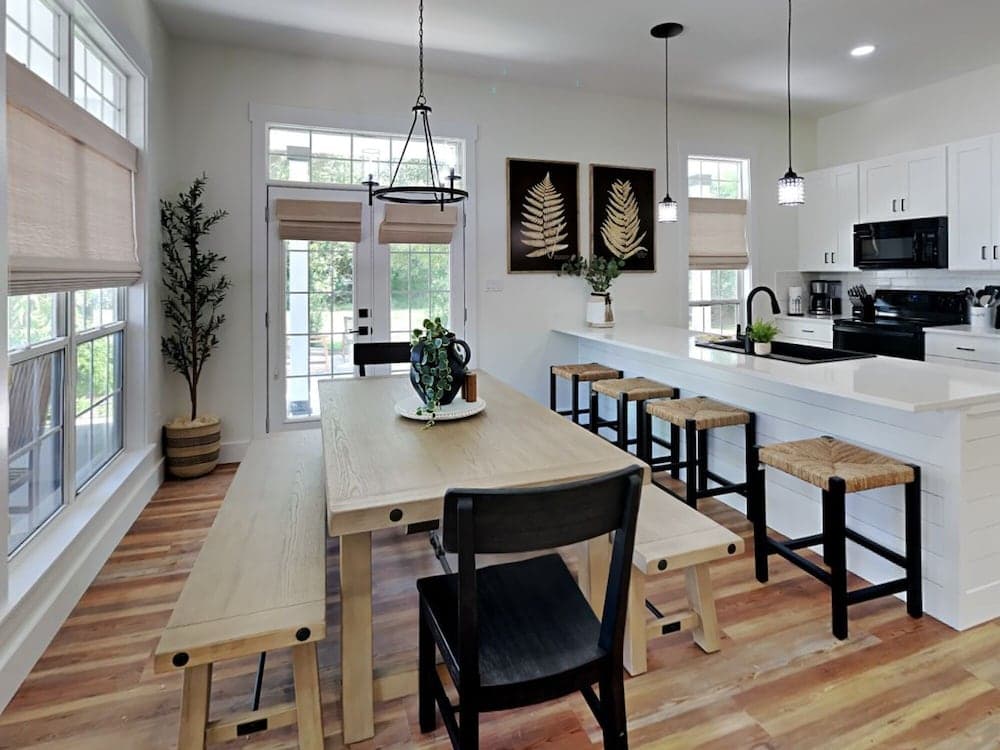 Wood Beach Retreat - Image 5