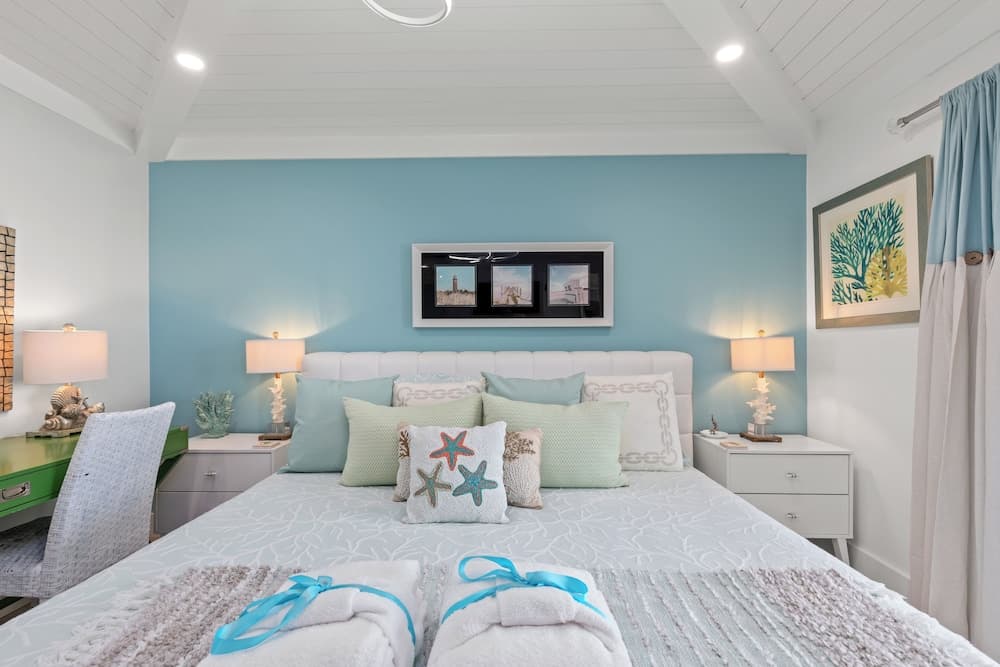 Opulent Gulf Front Home - Image 4