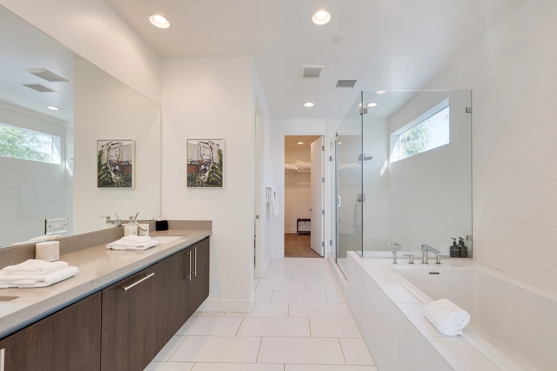 Polo Villa Halo - Image 9