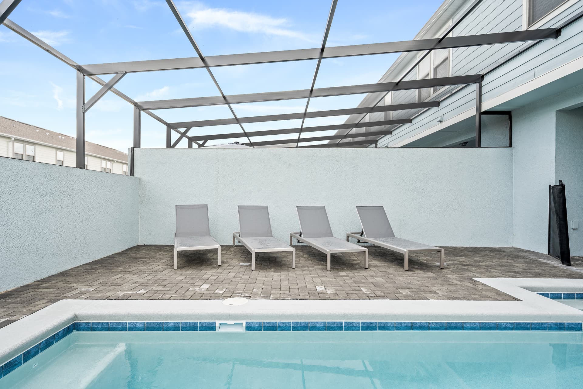 Windsor Discovery - Image 13