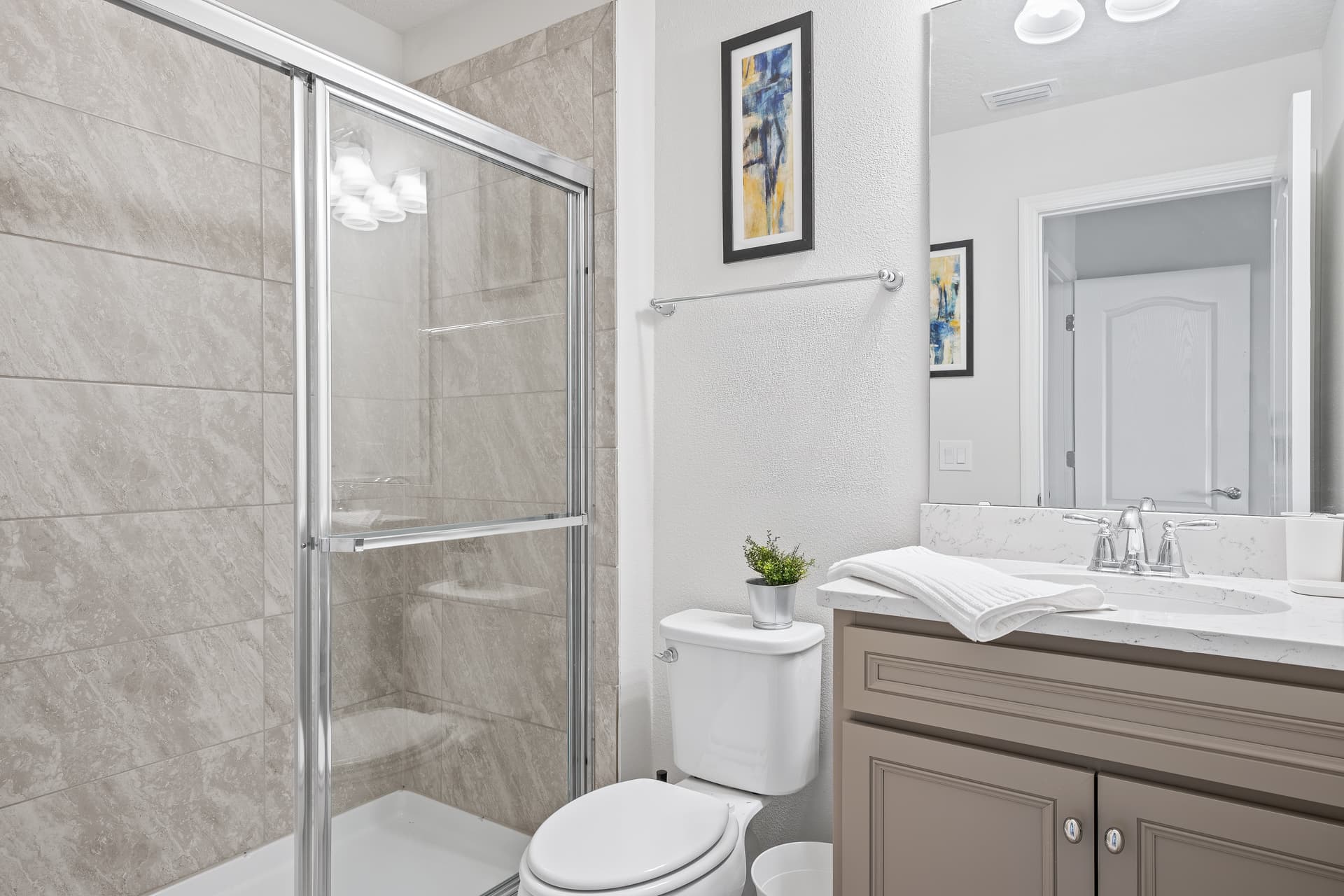 Windsor Discovery - Image 20