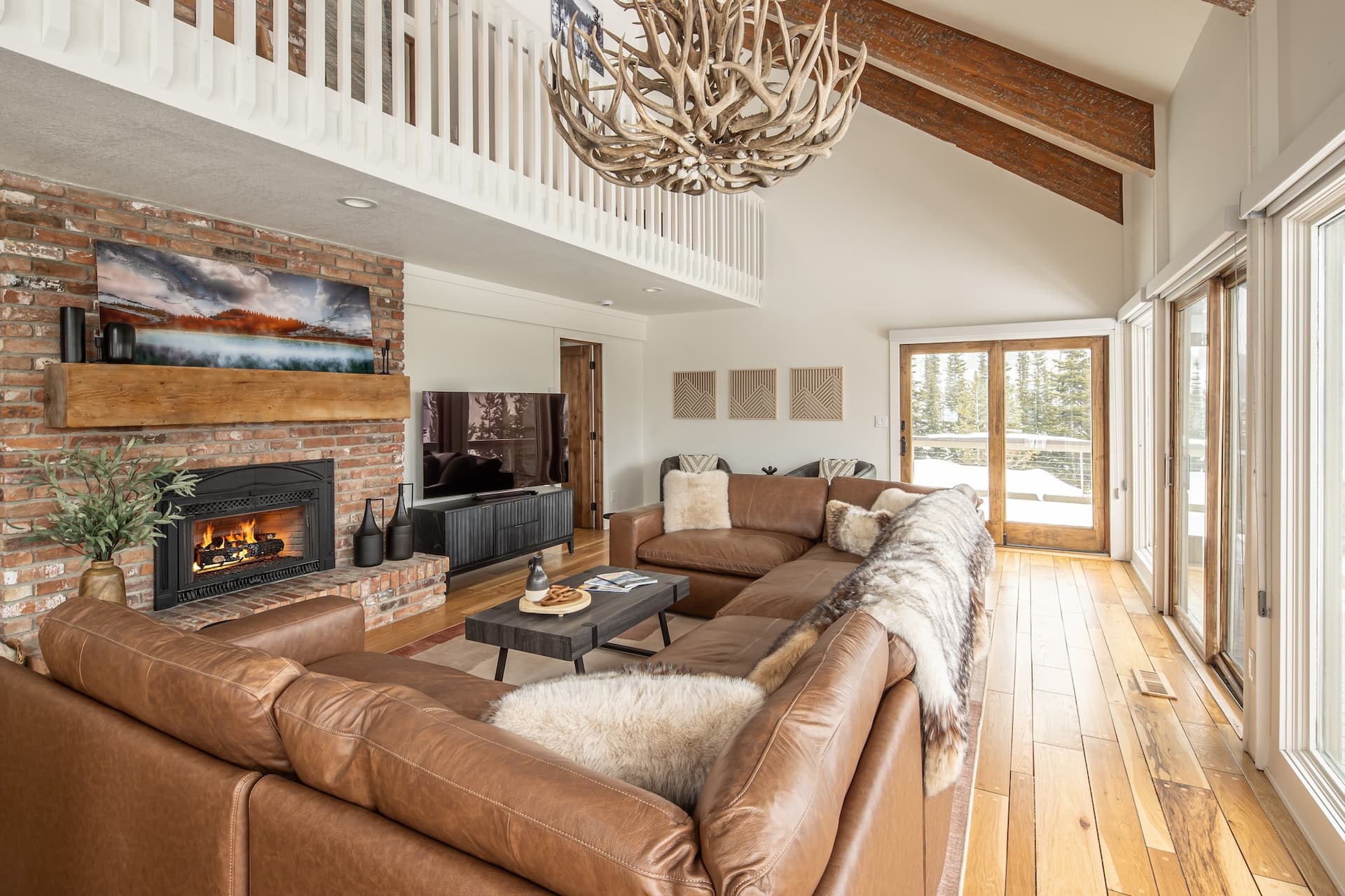 Lone Mountain Lookout - Image 2