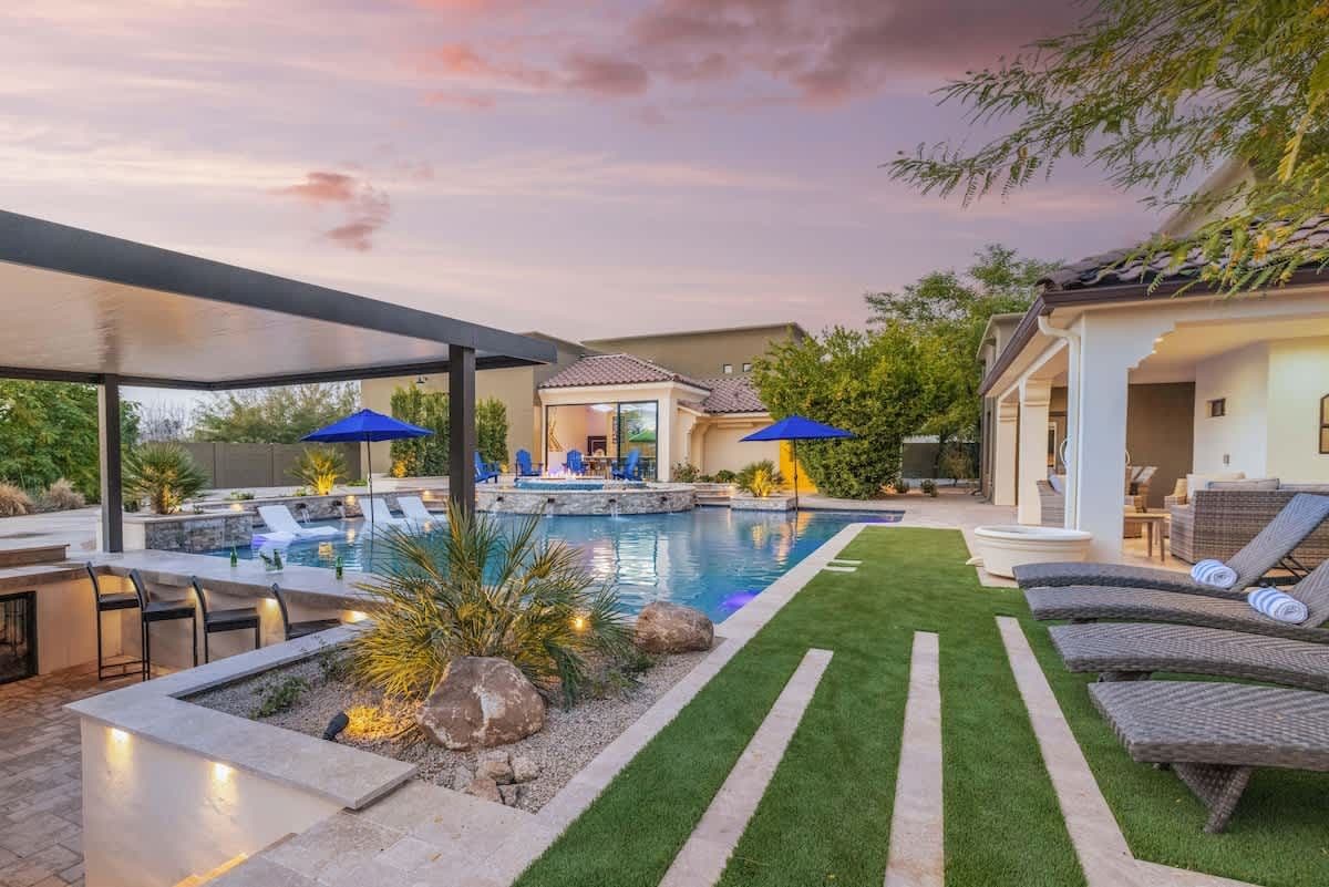 Estate on Shea - Image 65