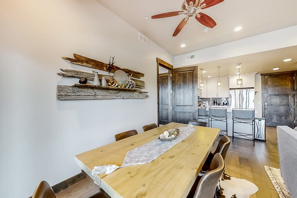 Residence at Canyons Cabriolet Lift - Image 3