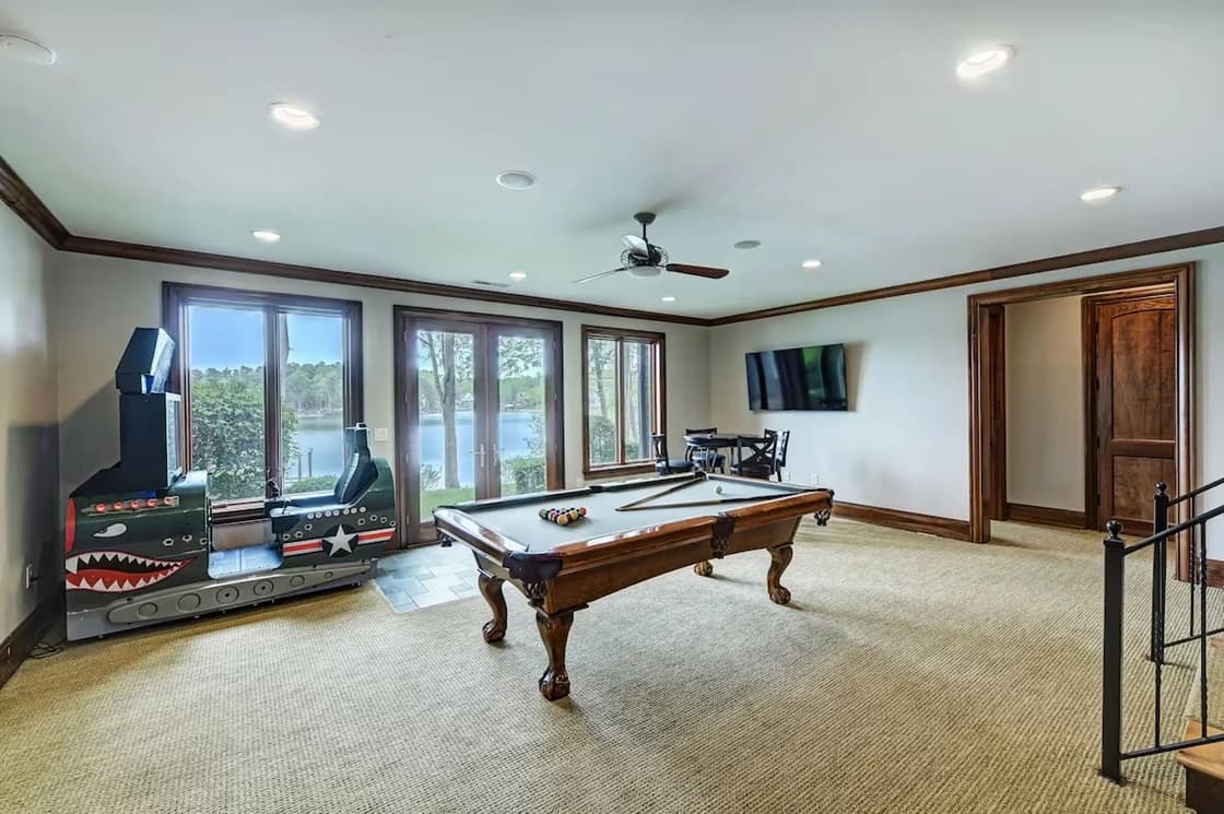 Sunset Shores Grand House - Image 40