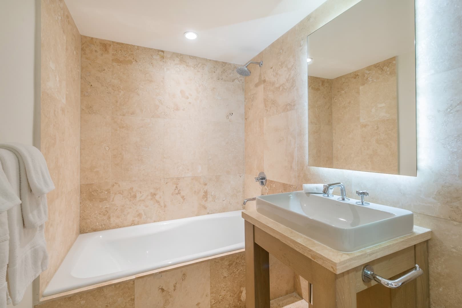 1 Hotel & Homes Residence #1144 - Image 18