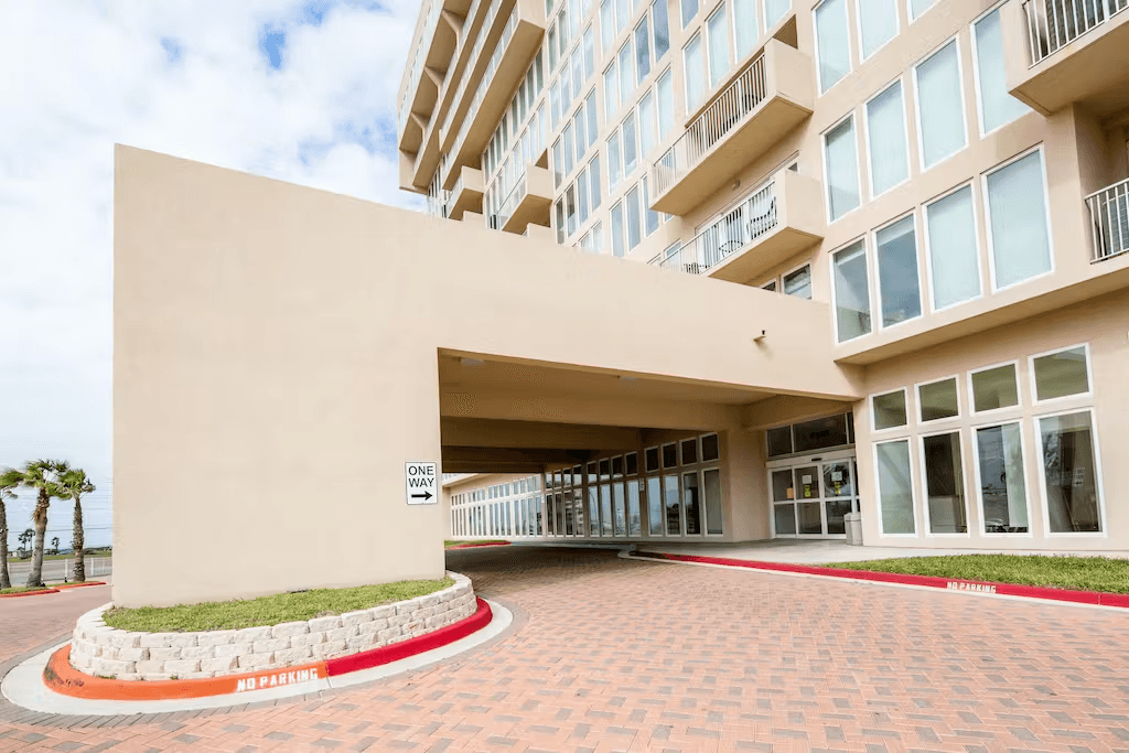 Solare Tower #705 - Image 26