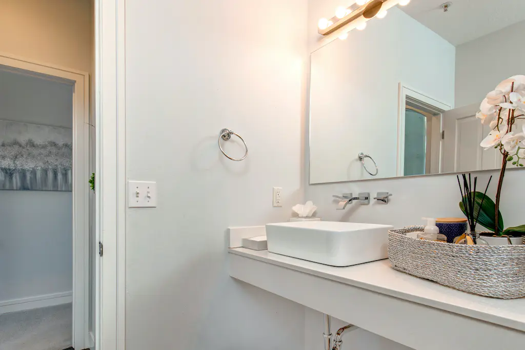 Glamorous Gallivan Place - Image 19