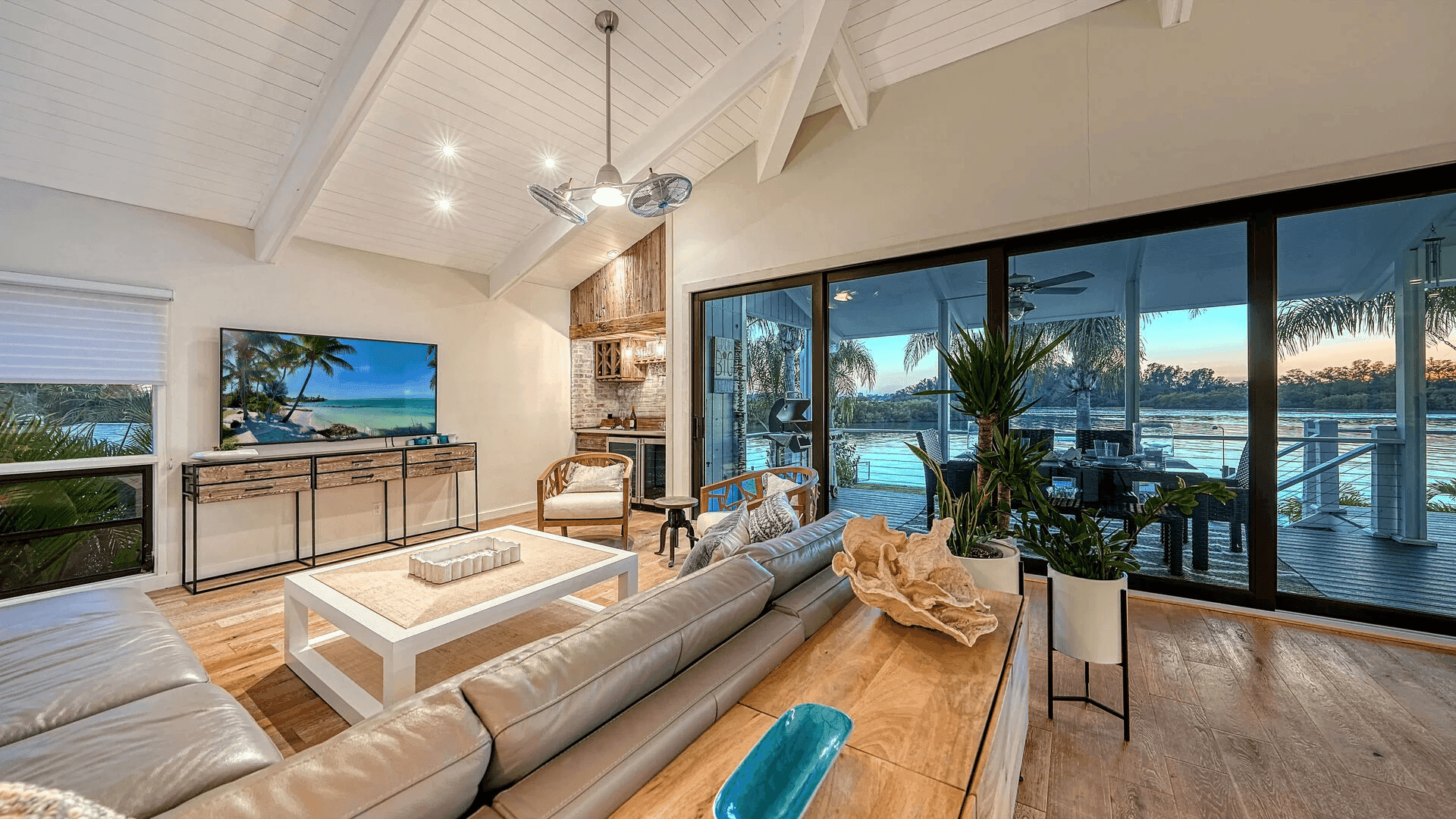 Pearl on the Bay - Image 19