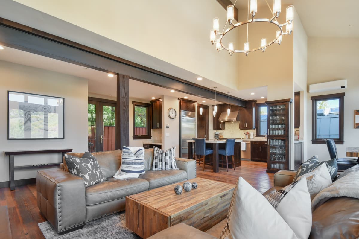 Red Wagon House - Image 7