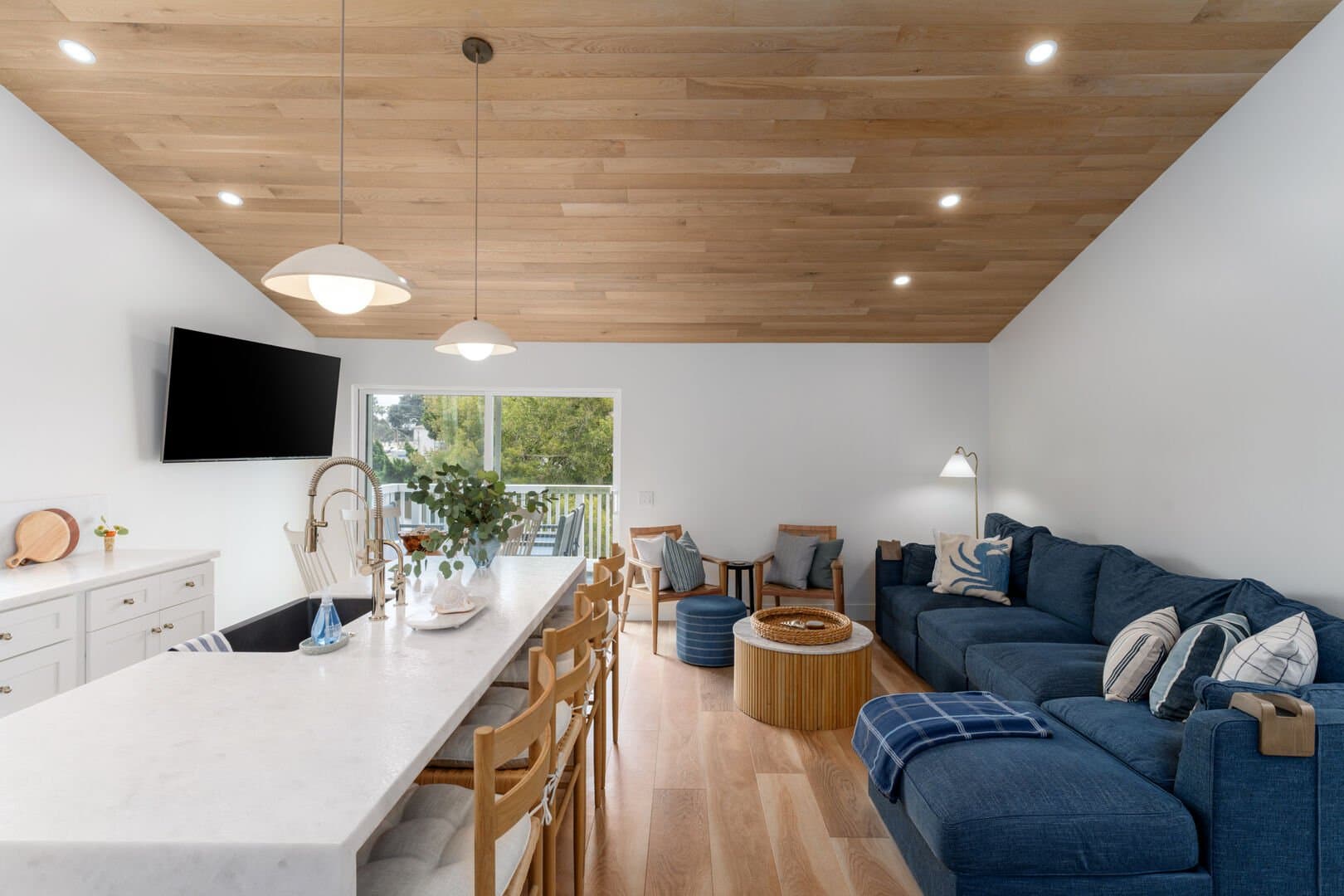 Island Paradise - Image 7