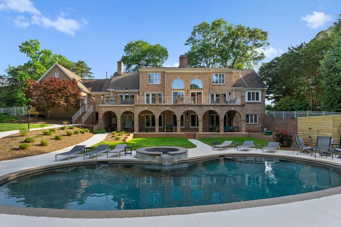 Shoreway Cove - Image 6