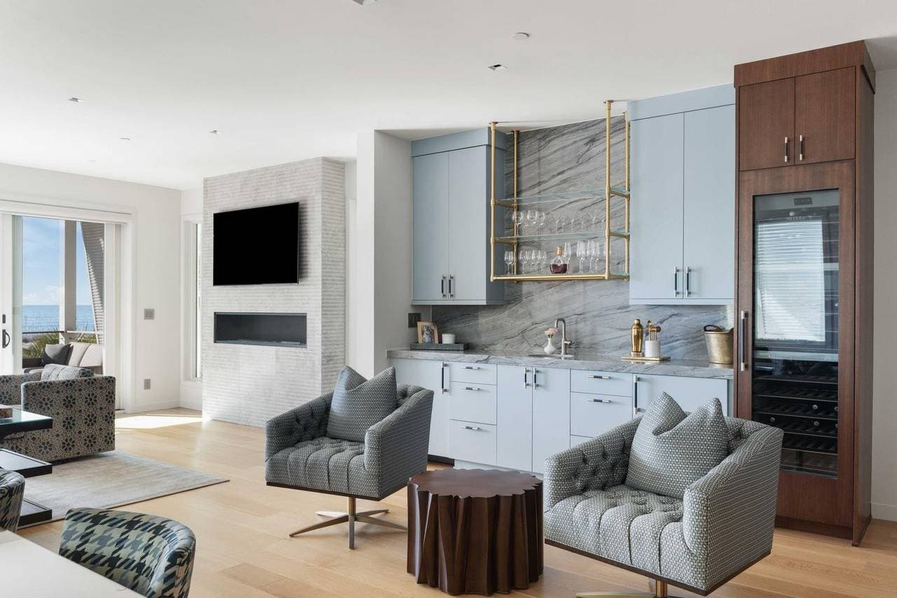 Grand Pavilion by the Sea - Image 11