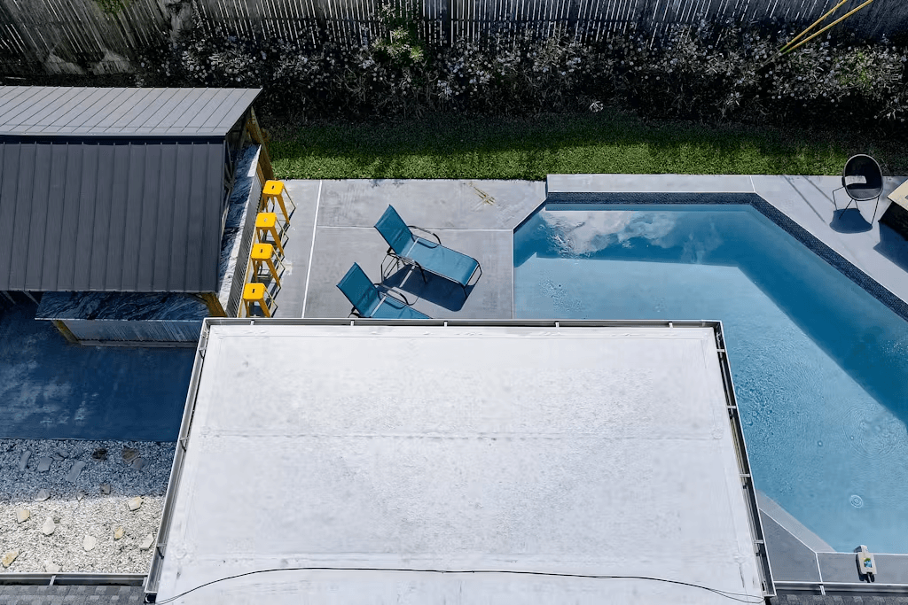 Corner by the Coast - Image 28