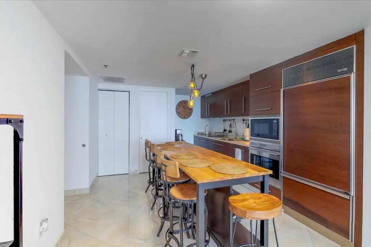 Iconic Views - Image 10