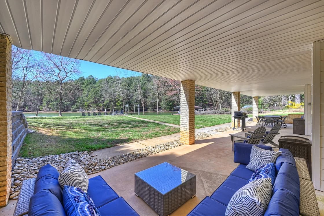 Knotty Pines - Image 7