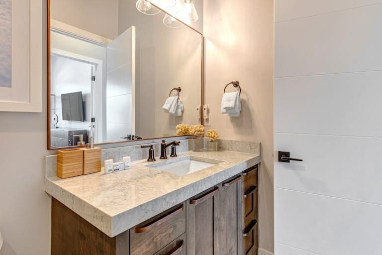 On Top of the Mountains - Image 35