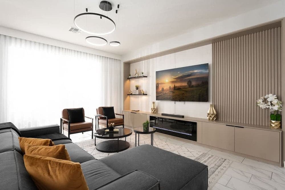 Exclusive Parkside Paradise - Image 1