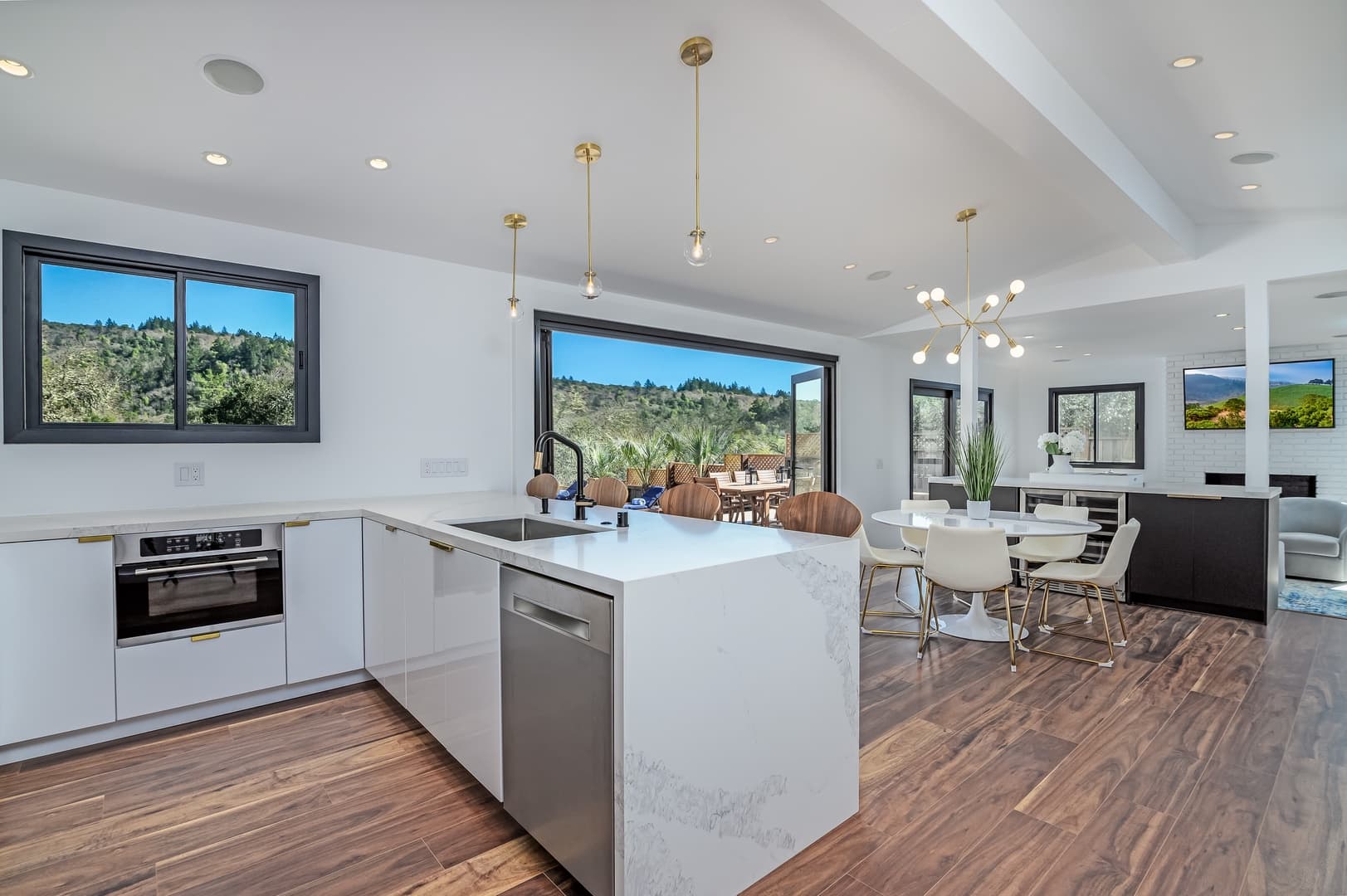 Eastward Casa Blanca Home - Image 13