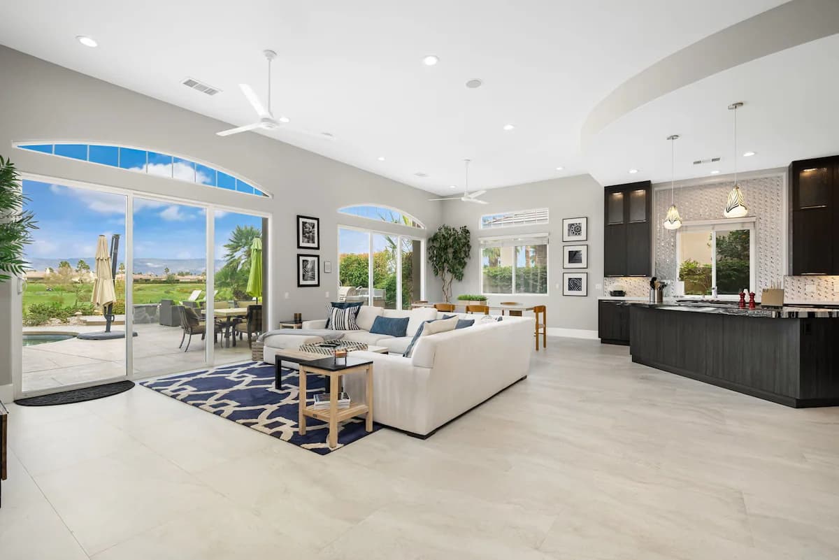 Lake View Home - Image 6