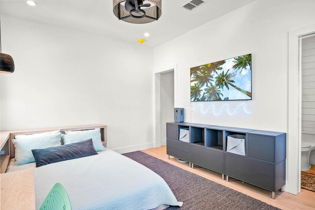 Marky P and the Funky Beach - Image 37