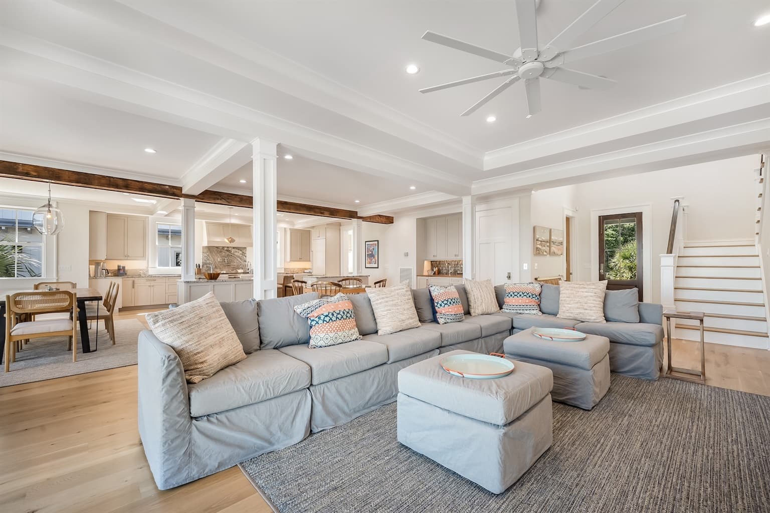 Beach Shelter - Image 3