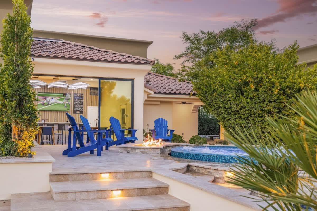 Estate on Shea - Image 61