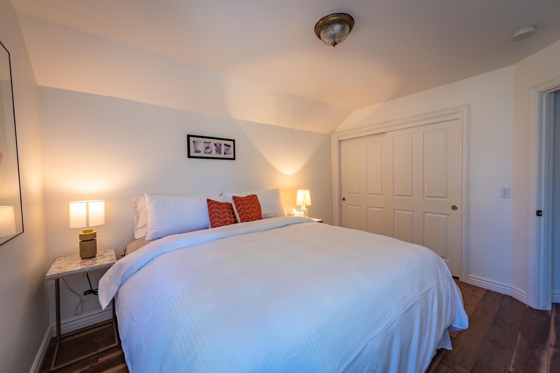 Red Barn Home - Image 16