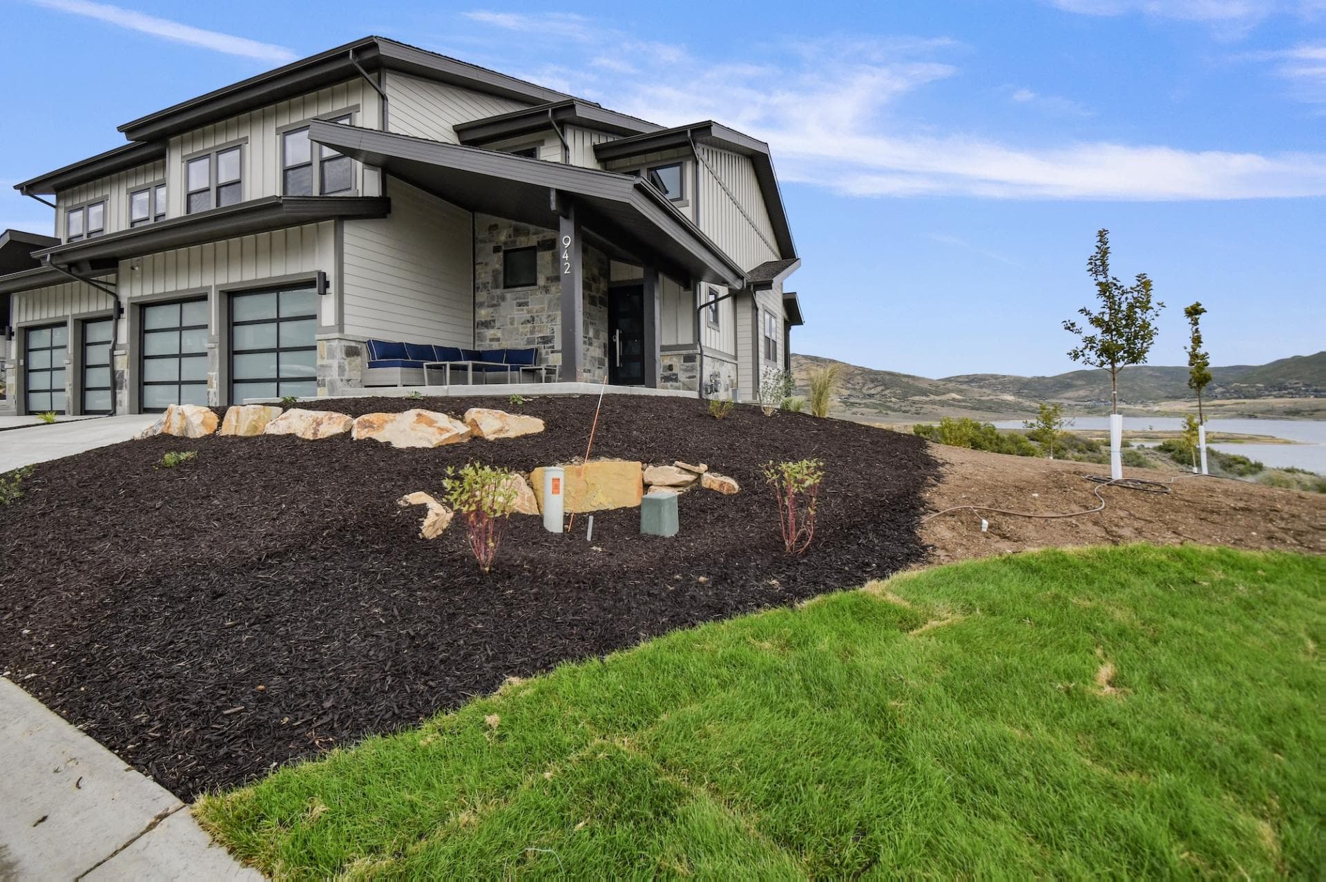 Mayflower Lakeside #942 - Image 1