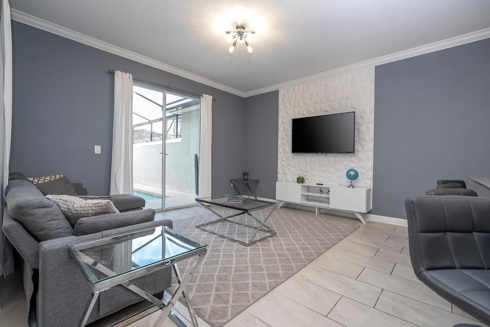 Charming Hideaway - Image 1