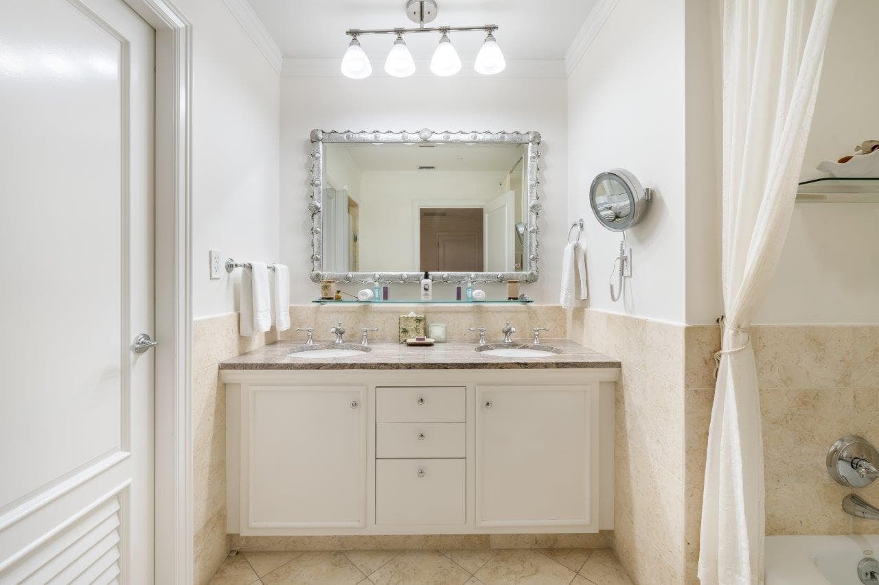 Ritz-Carlton Residence #404 - Image 4