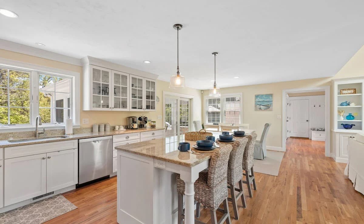 Barefoot Bungalow - Image 9