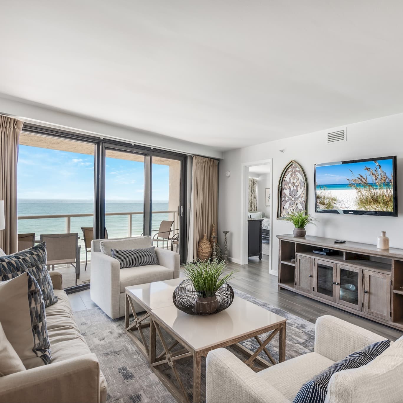 Rustic Beach Residence - Image 1