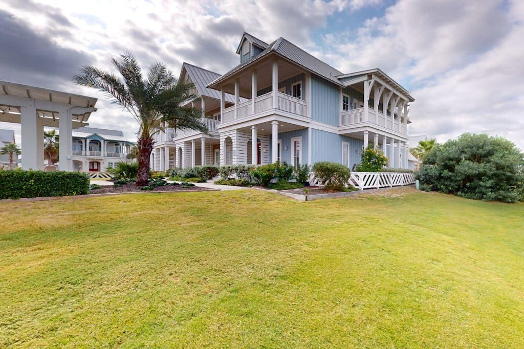 Sea*Renity Now - Image 24