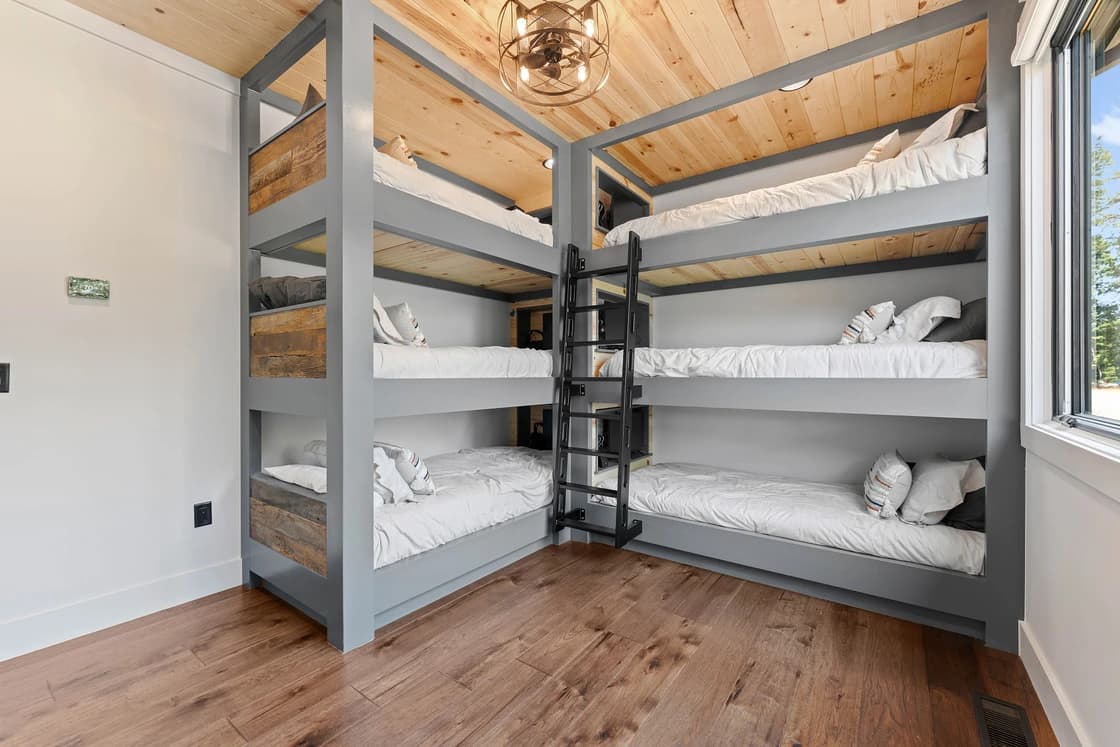 Lakefront Serenity Lodges - Image 29