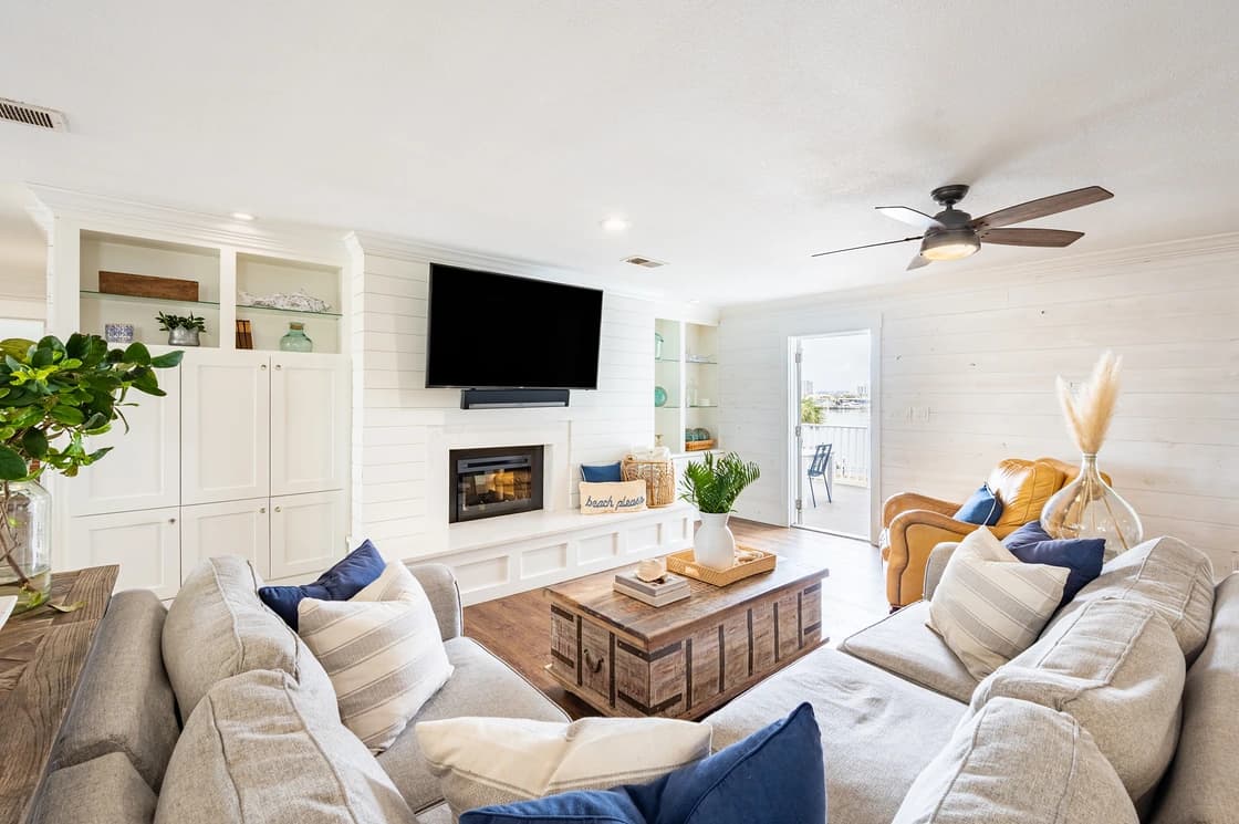 Harborside Manor - Image 4